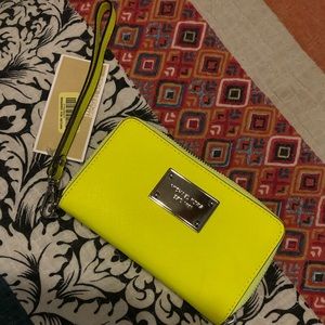 Michael Kors Multi Function Tech Wallet